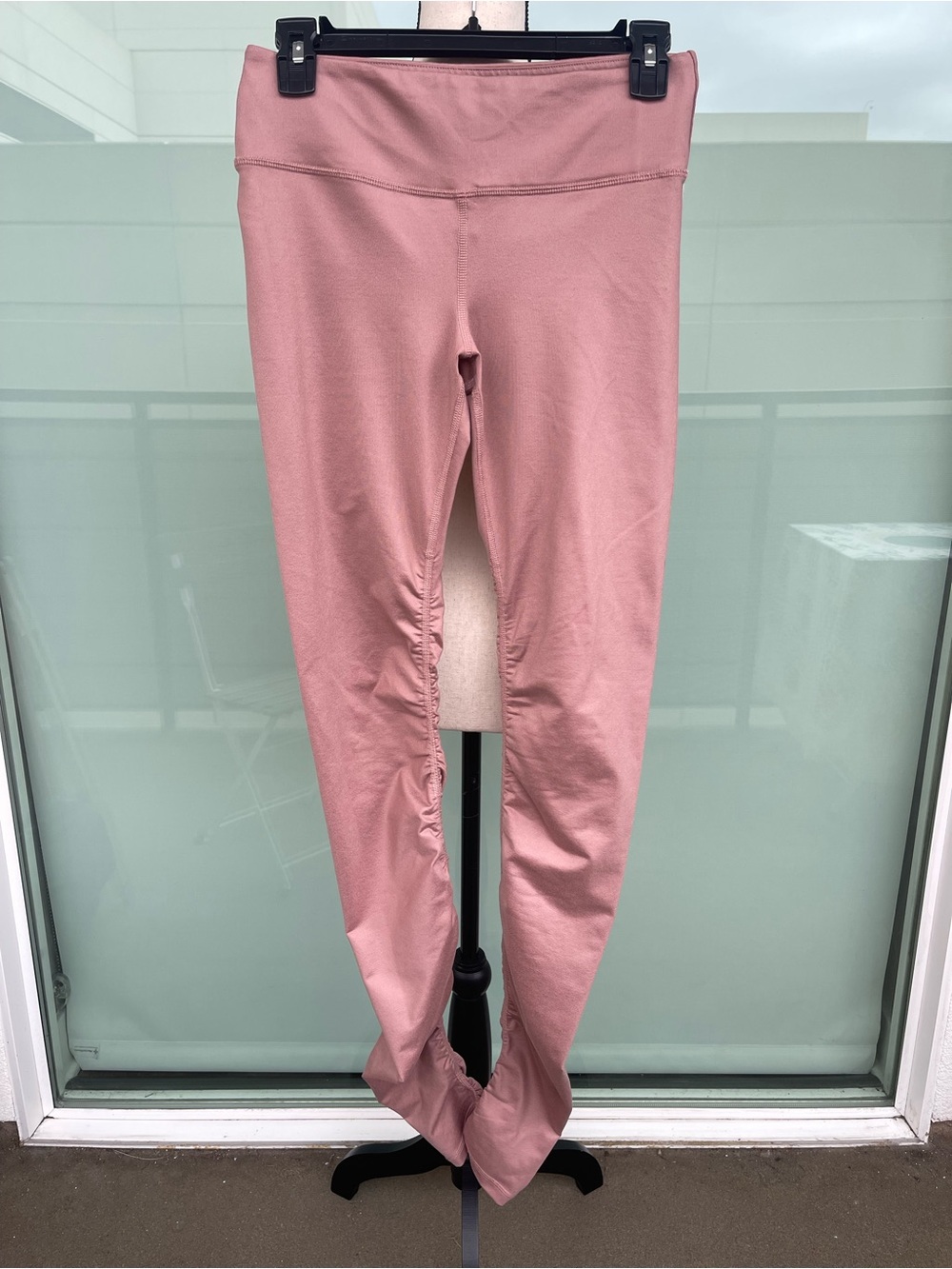 ALO Yoga Goddess Leggings Dusty Rose Pink High Waisted XS - Picture 2 of 5